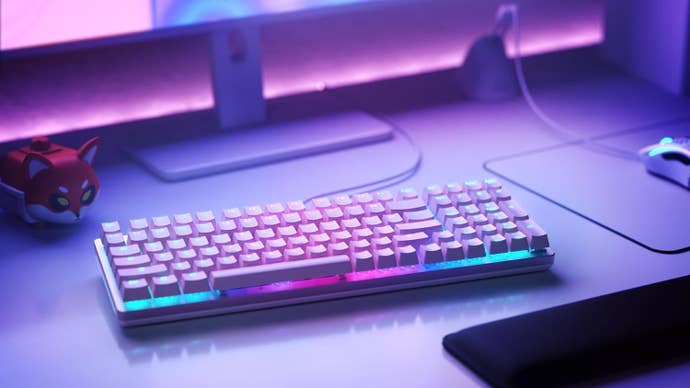 glorious gmmk 2 in pink on a desk