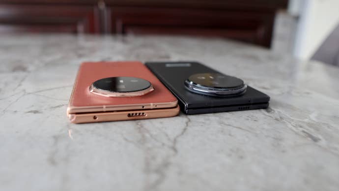 Honor Magic V5 camera bump comparison with Magic V3