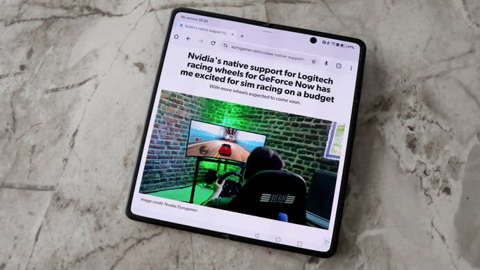 Article on Honor Magic V5 unfolded screen